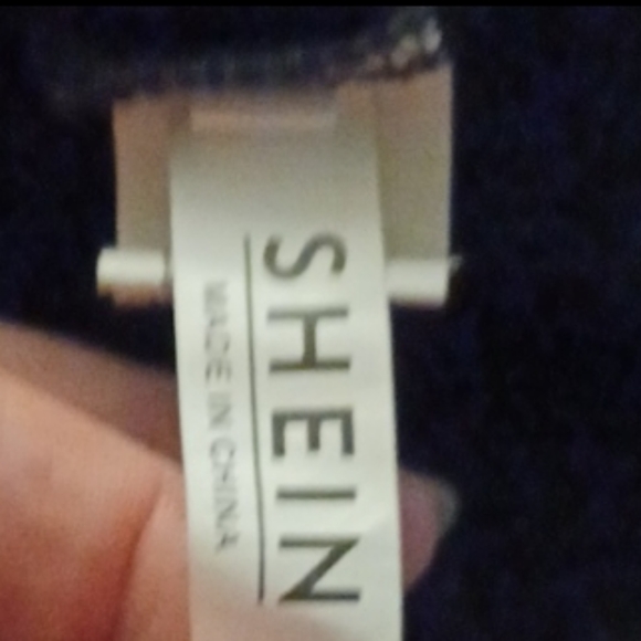 4/$80 Black Anime Tee - Size Small - Picture 5 of 7